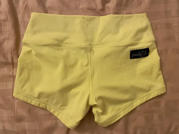 Peachy Shorts Yellow Size XS - Image 2