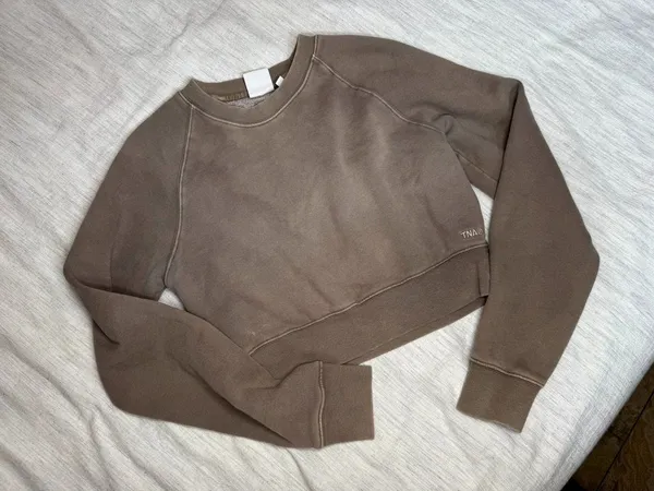 Aritzia TNA Perfect fleece Cropped Sweatshirt - Image 4