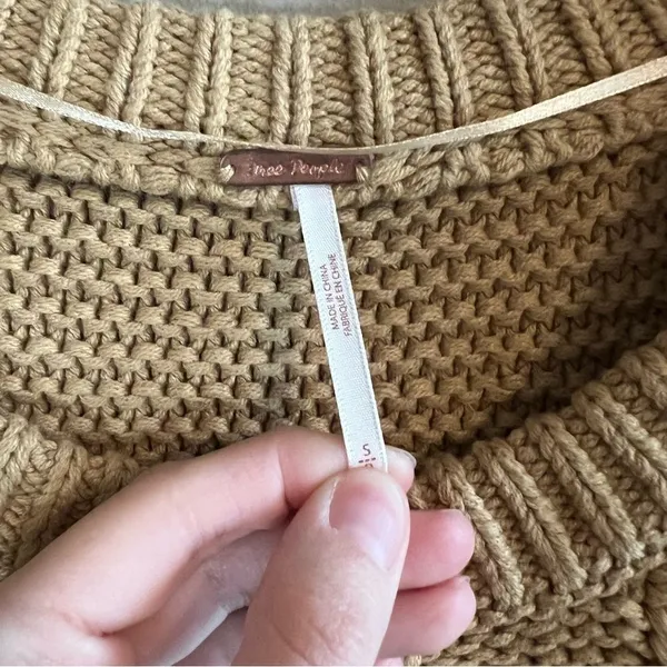 Free People Women’s Dream Cable Knit Tan‎ Sweater Oversized Small - Image 5