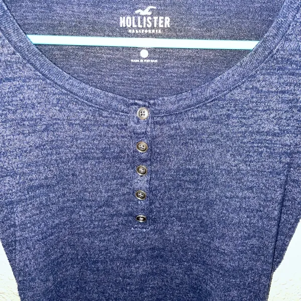 Hollister Women’s XS Slim Tee - Image 3