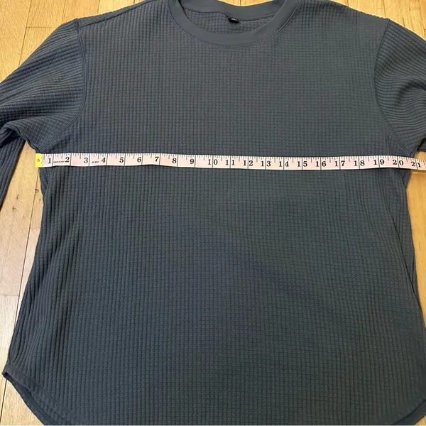 Uniqlo Gray Ribbed Crew Neck Top - Image 7