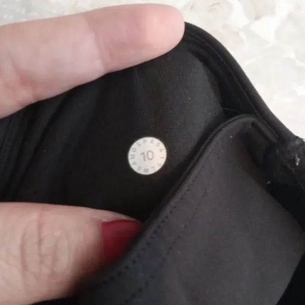 Lululemon train times 7/8 leggings size10 women(flawed) - Image 7