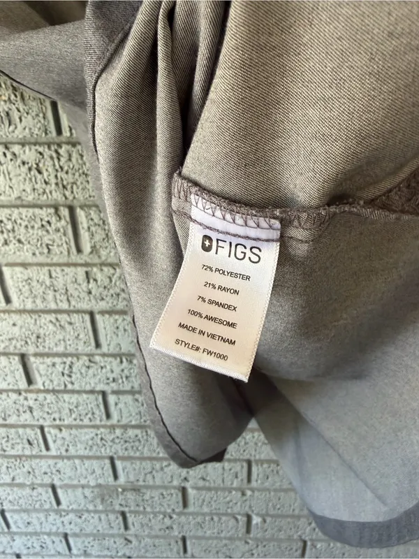 Figs Catarina One Pocket Scrub Top Graphite Grey Size Large - Image 6