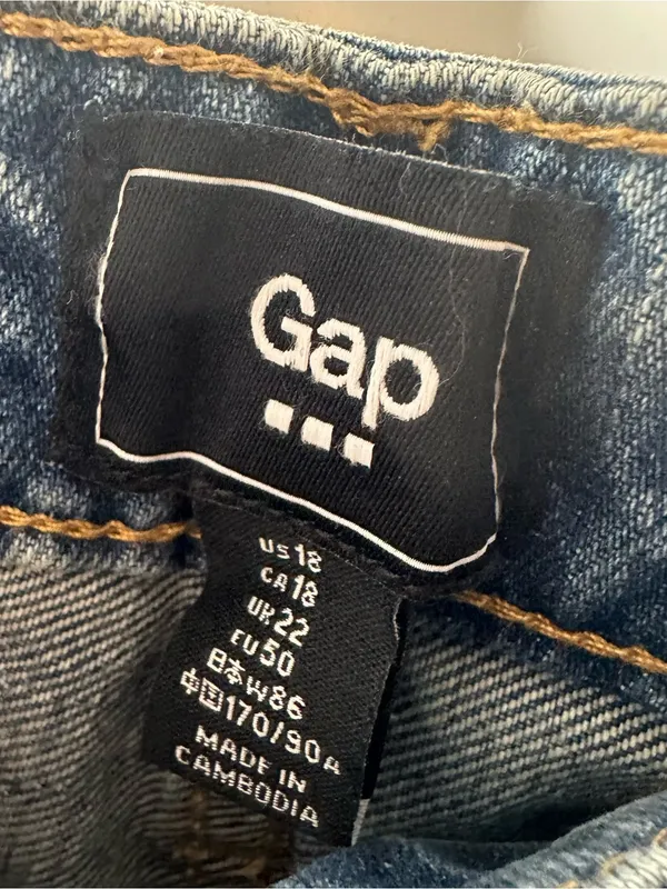 GAP Light Wash Denim Rolled Cuff Jean Shorts Size 18 - Image 3