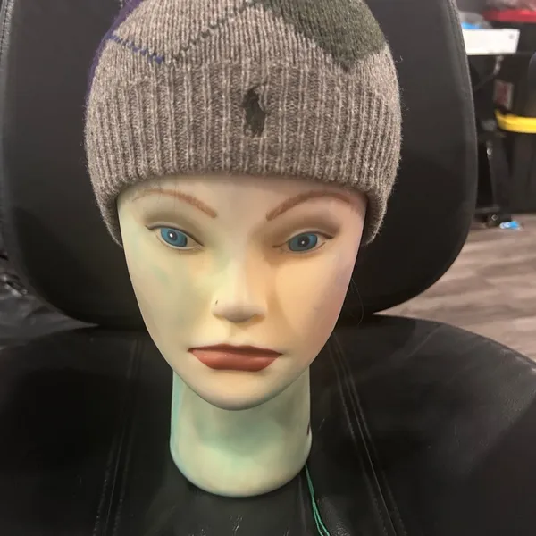 Ralph Lauren Color Block Knit Beanie in Gray and Green. Please see pic for flaws - Image 8