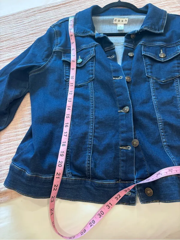 Dash‎ Classic Women's Dark Wash Denim Jacket size Medium Blue - Image 10