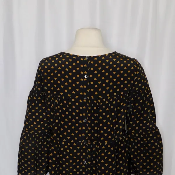 MADEWELL Silk Black Gold Heart Flip Button Back Tiered Top Blouse X-Small - Image 10