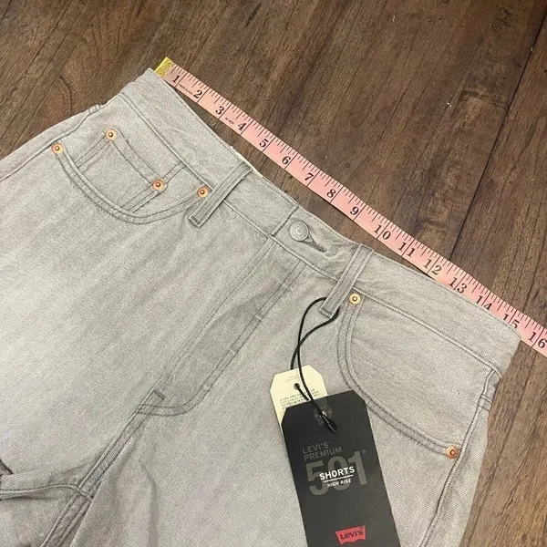 Levi’s Light Gray 501 Cut Off Shorts - Image 3