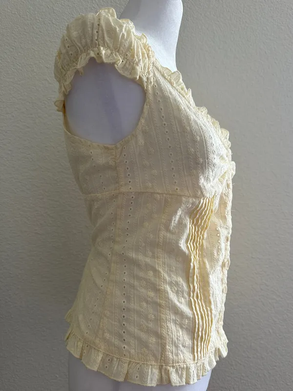 BRANDY MELVILLE Elena Top Floral Eyelet in Butter Yellow Sz. Small - Image 6