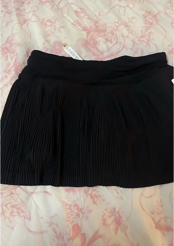 Lululemon Pleat To Street Skirt Black - Image 4