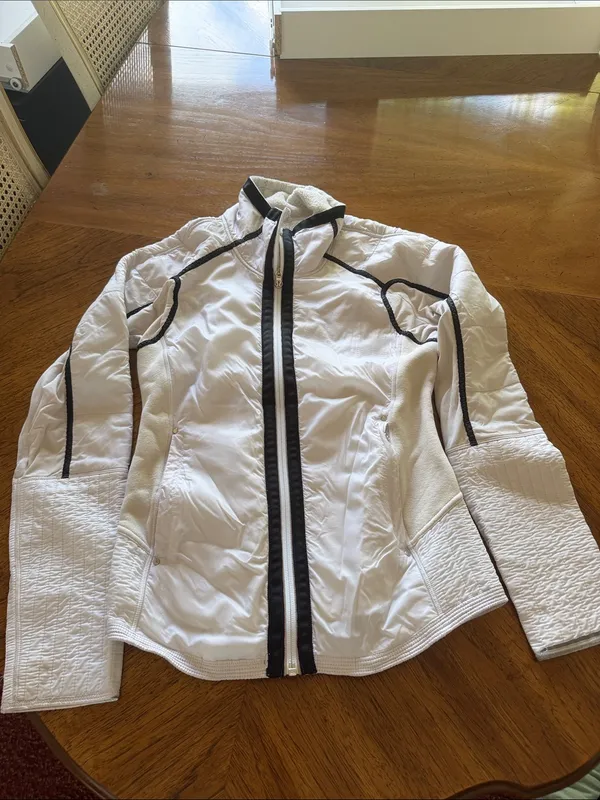 Lululemon Run Bundle Up Jacket - Image 2