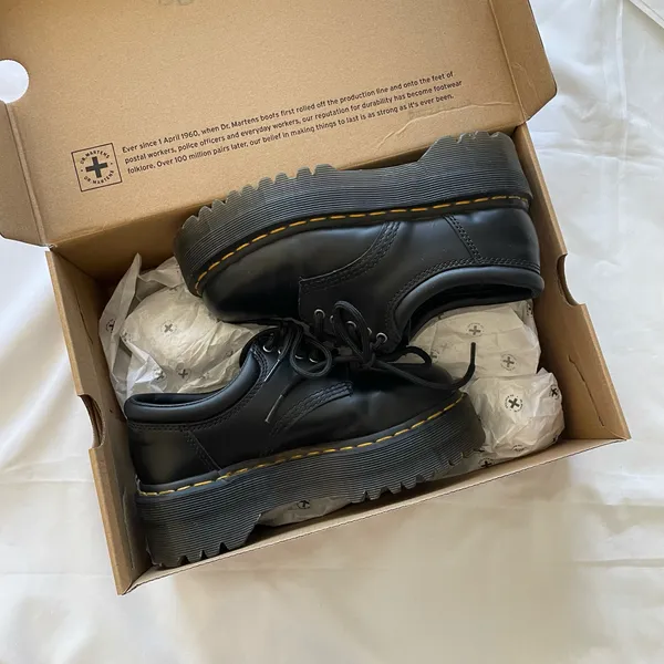 Black Dr. Martens 8053 QUAD platform loafers/oxford air wair - Image 3