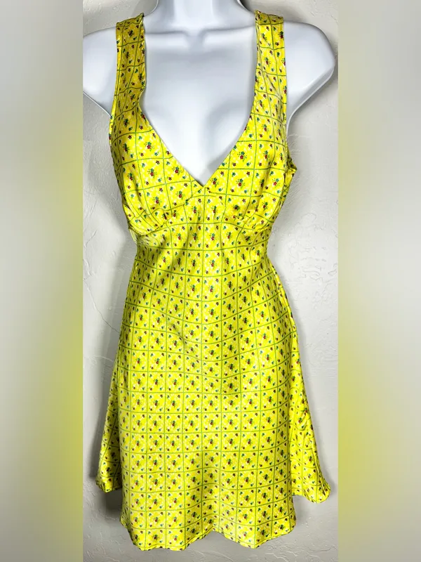 PINK by Frankie's Bikinis Yellow Floral Satin Dress Size Small - Image 4
