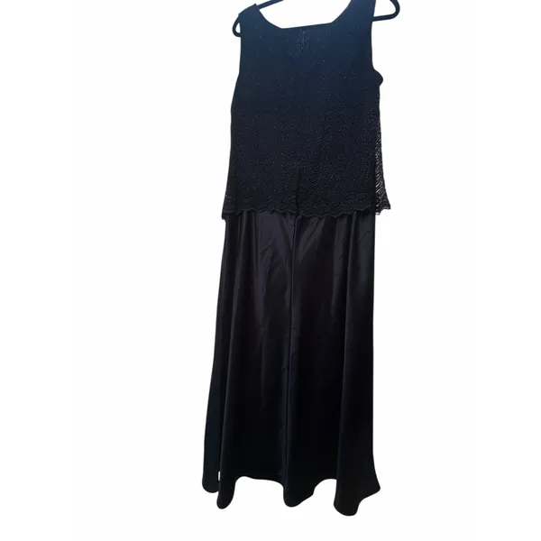 Navy Sparkle and Satin Gown - Size 20W - Image 12