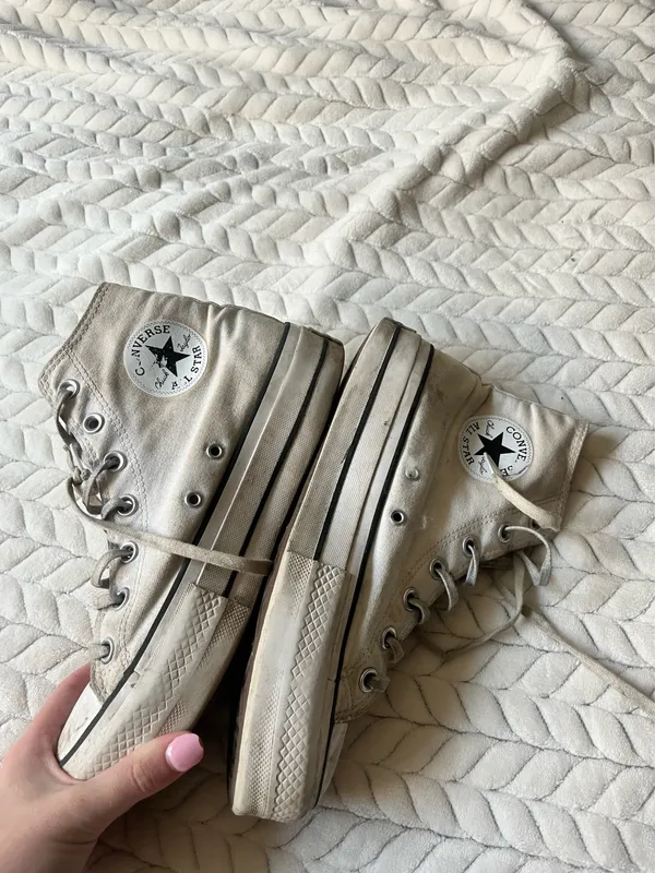 White High-Top Converse Platform Chuck Taylor - Image 2