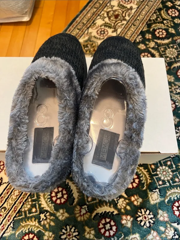 Skechers NWT memory foam slip ons - Image 3