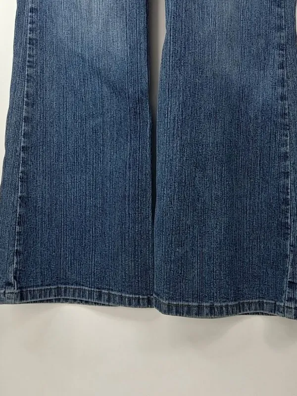 Aeropostale 6 29/29 Medium Wash Flare Jeans - Image 8
