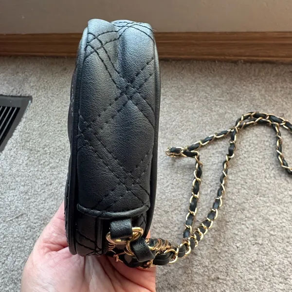 Gina Concepts Small Black Quilted Crossbody Purse With Chain Strap - Image 7