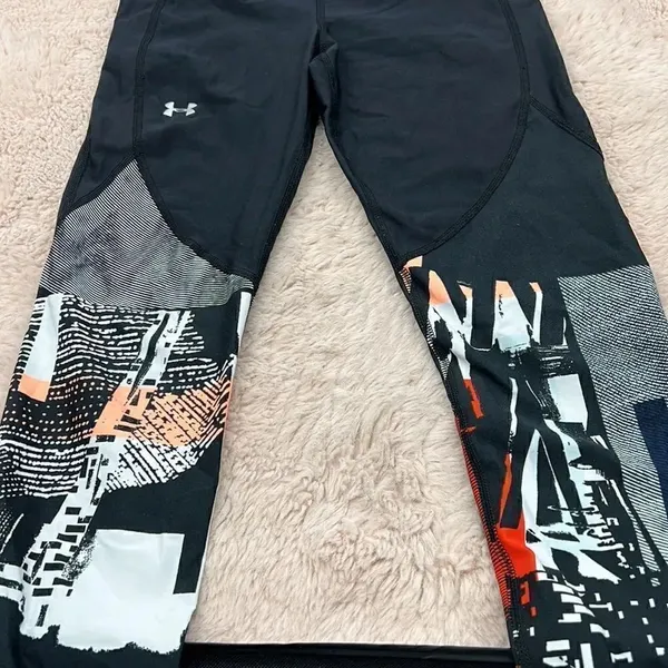 Under Armour size small black abstract print leggings - Image 2