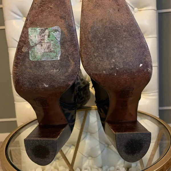 Fendi boots - Image 16