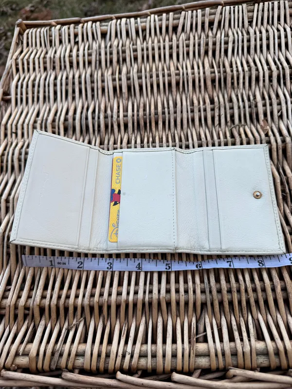 Bosca Vintage pebble grain calfskin Leather Card Holder trifold wallet ivory Cream travel snap - Image 3
