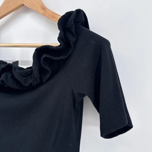 Ann Taylor Black Ribbed Off The Shoulder Ruffle Top Short‎ Sleeve Size Medium - Image 2