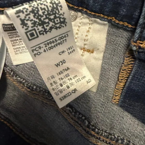 Levi's Mid Length Shorts Dark Wash Cuffed Denim Women Size 30 - Image 8