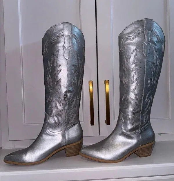Gently used tall boots, maybe worn once. - Image 3