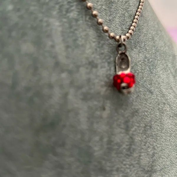 Red sparkly bling platform heel shoe necklace silver tone chain - Image 7