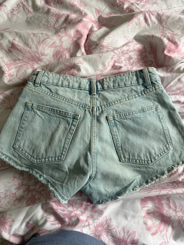 Zara mini denim shorts - Image 2