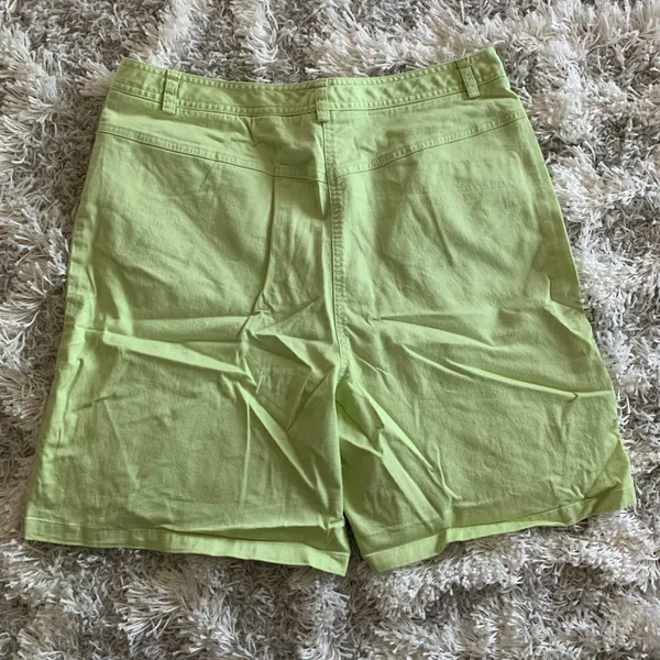 Vintage Slime Green High Waisted Denim Mom Shorts Stretchy Jean Shorts - Image 4