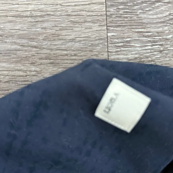 Vuori Dark Navy Leggings Small Printed Capri - Image 4