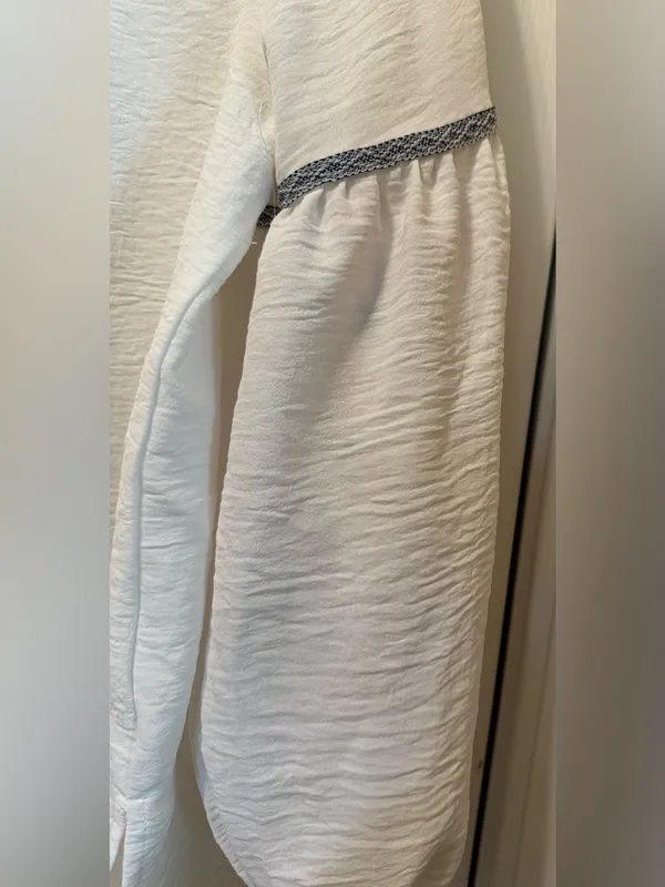 Fig and FlowerWhite Embroidered Balloon Sleeve Button-Front Blouse - Image 7