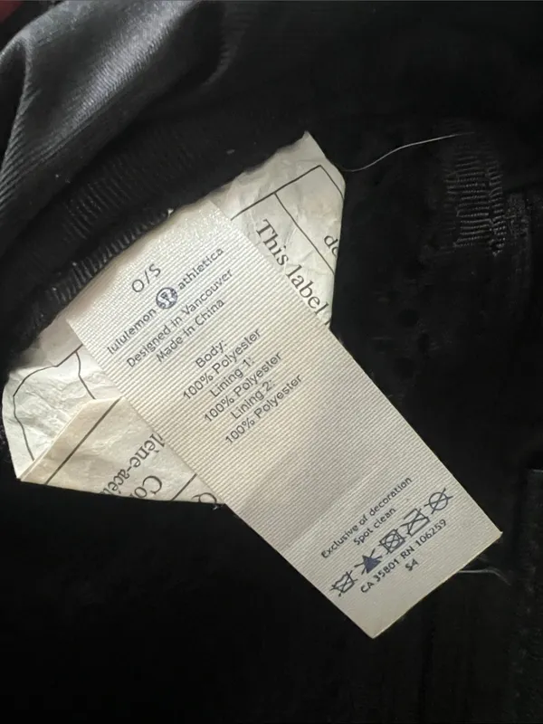 lululemon athletica black and reflective Fanny pack - Image 6