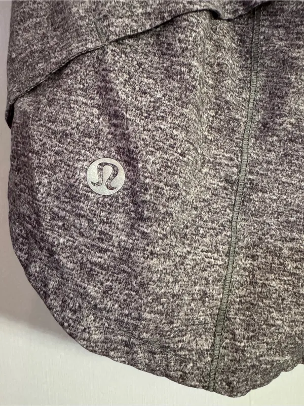 Lululemon Athletica Low-Rise Heather Gray Shorts Size 4 - Image 8