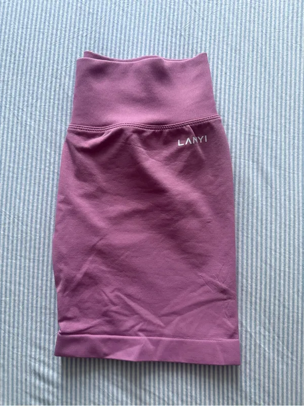 LANYI Women's Mid-Rise Rose Bike Shorts - Image 5