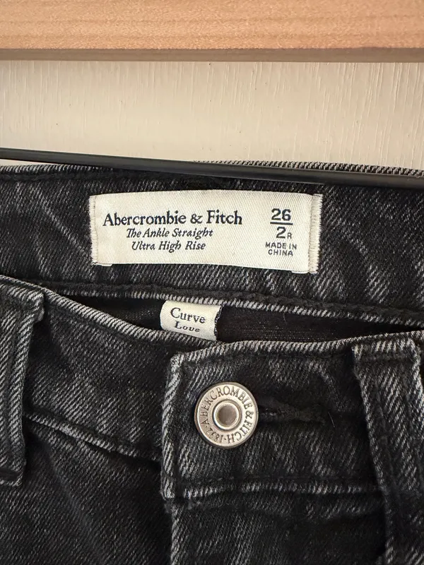 Abercrombie Ultra High-Rise Straight Jeans - Image 5