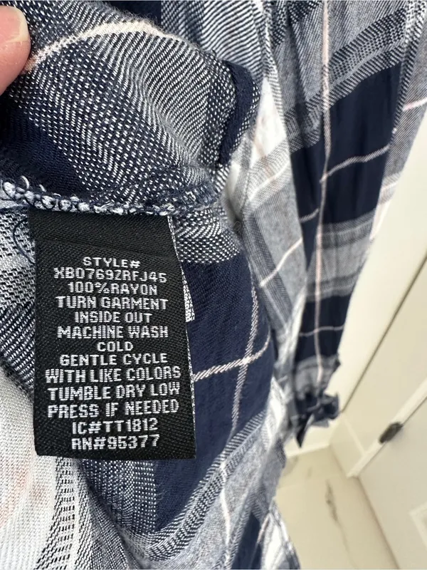 Sanctuary Women’s Navy & White Plaid Button-Up Roll Tab Shirt Size Large - Image 8