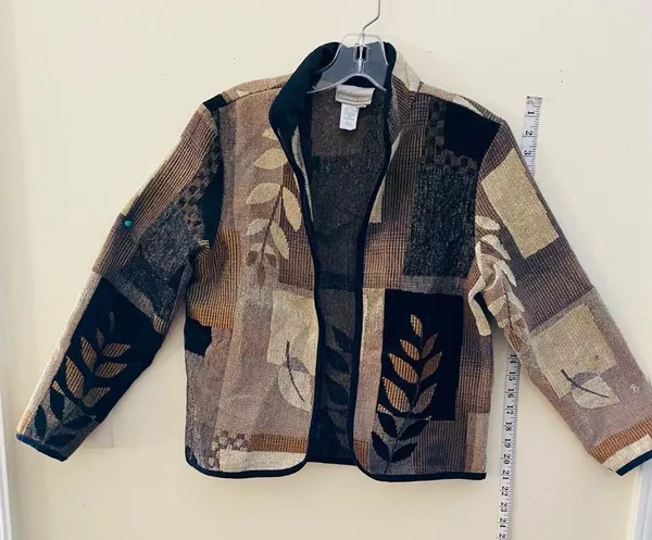 ColdWater Creek pattern jacket. Beautifully made with full from zipper. Size:PS - Image 3