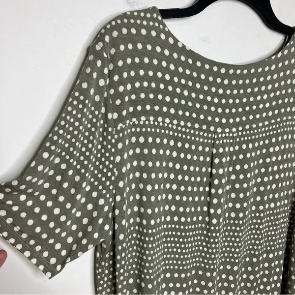Chico’s green and‎ white top casual size 2 - Image 6