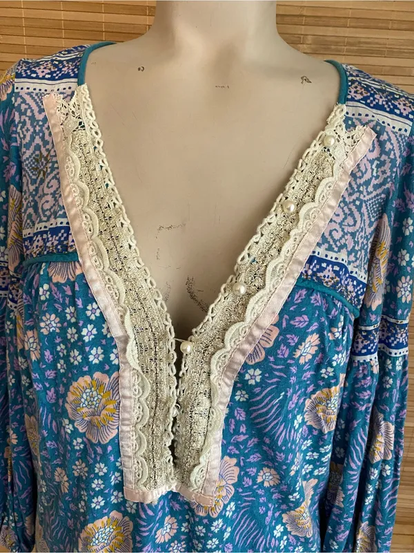 Free People boho Blue Purple Floral Tunic Lace trim Boho Cute 3/4 sleeve medium - Image 4