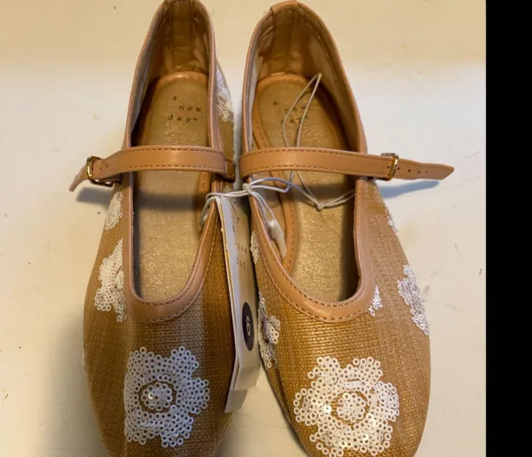 A New Day Carmel rattan sequin MaryJane Floral Flats size 6 - Image 8