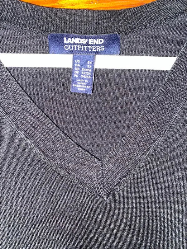 Lands End Women’s performance V-neck sweater, black. - Image 2