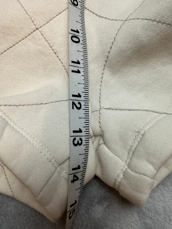 Nike Sportswear Club Fleece Quilted Short Embroidered Pale Ivory Apricot Women S - Image 9
