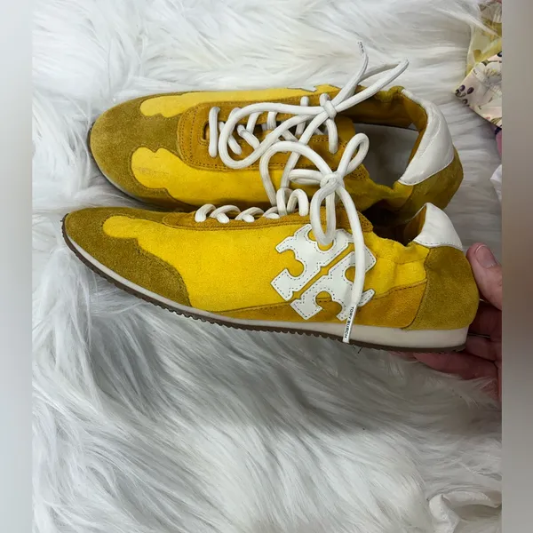 Tory Burch NEW sneaker Goldfinch Golden rod suede with white logo size 6 shoes - Image 5