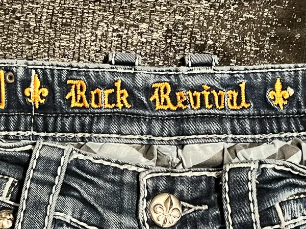 Womens 32" Rock Revival Feeny Straight Distressed Cutoff Denim Capris - Image 13