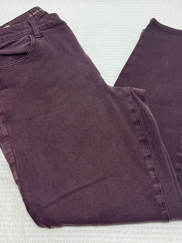 American eagle burgundy women jeans size 14 super stretch - Image 4