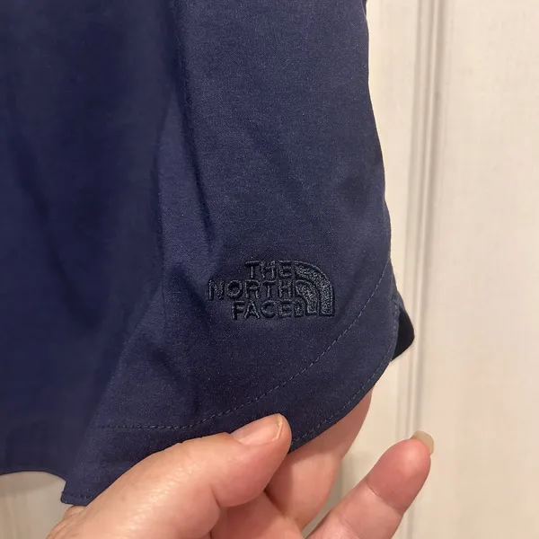 The North Face Class V 4" Pull-On Shorts‎ Women's Sz Large Navy Blue Pockets - Image 3