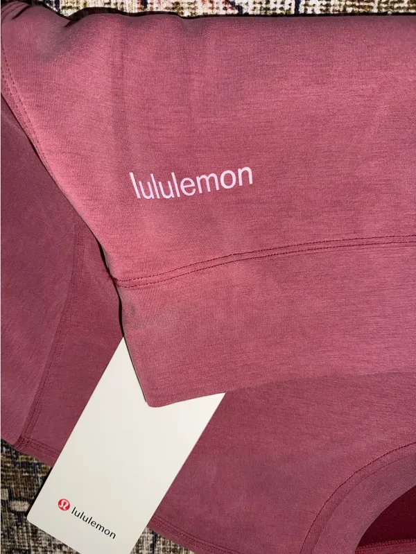 Lululemon Softstreme Cropped - Image 3