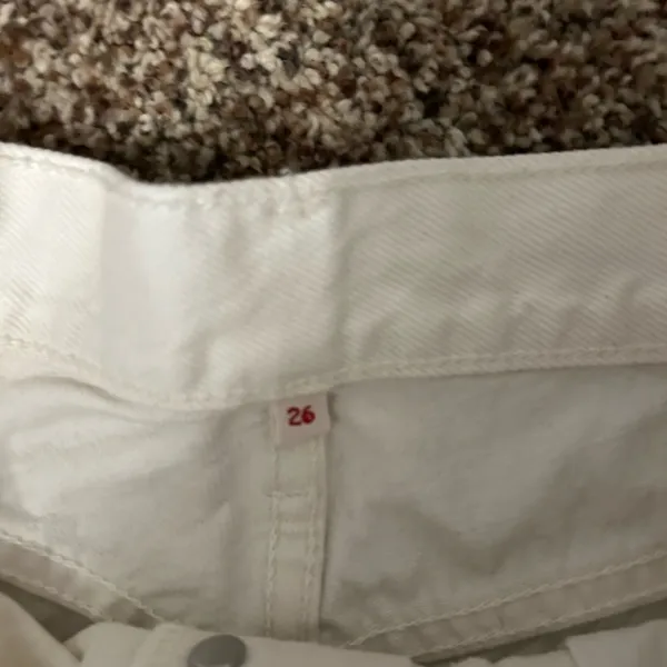 Levi’s White Denim Jean short - Image 5